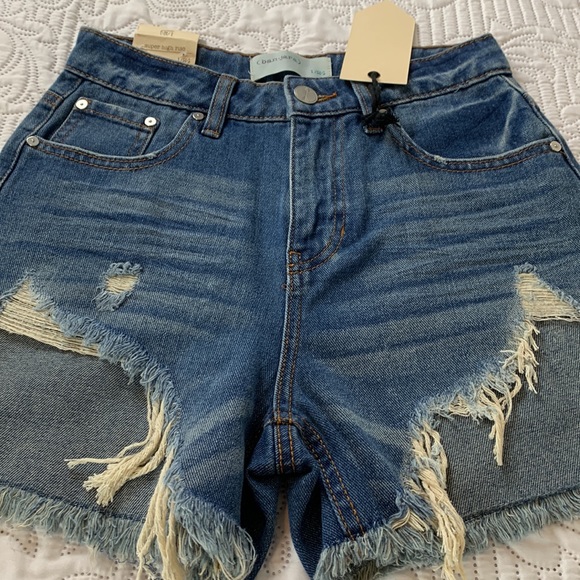 NWT Distressed Denim Shorts - Picture 3 of 9